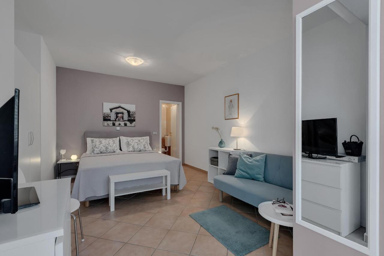 Apartments Divna Baška Voda Kültér fotó