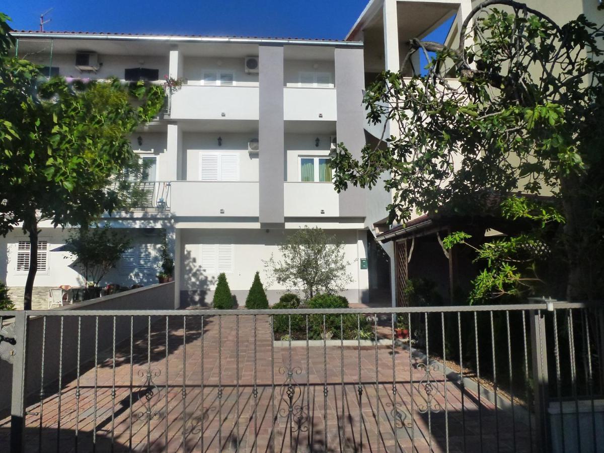 Apartments Divna Baška Voda Kültér fotó